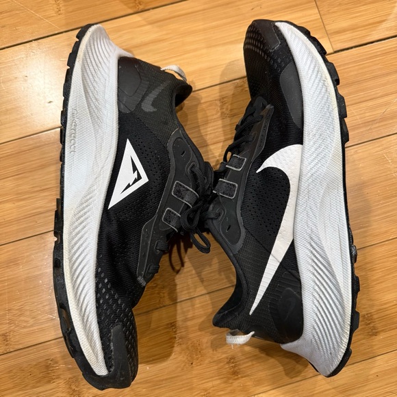 Nike Women’s Pegasus Trail 2 Running Shoes - Picture 3 of 5